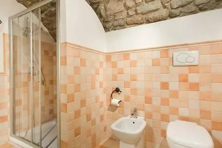 בית נופש The Tower House With A Gorgeous Terrace *
