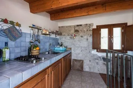 בית נופש The Tower House With A Gorgeous Terrace